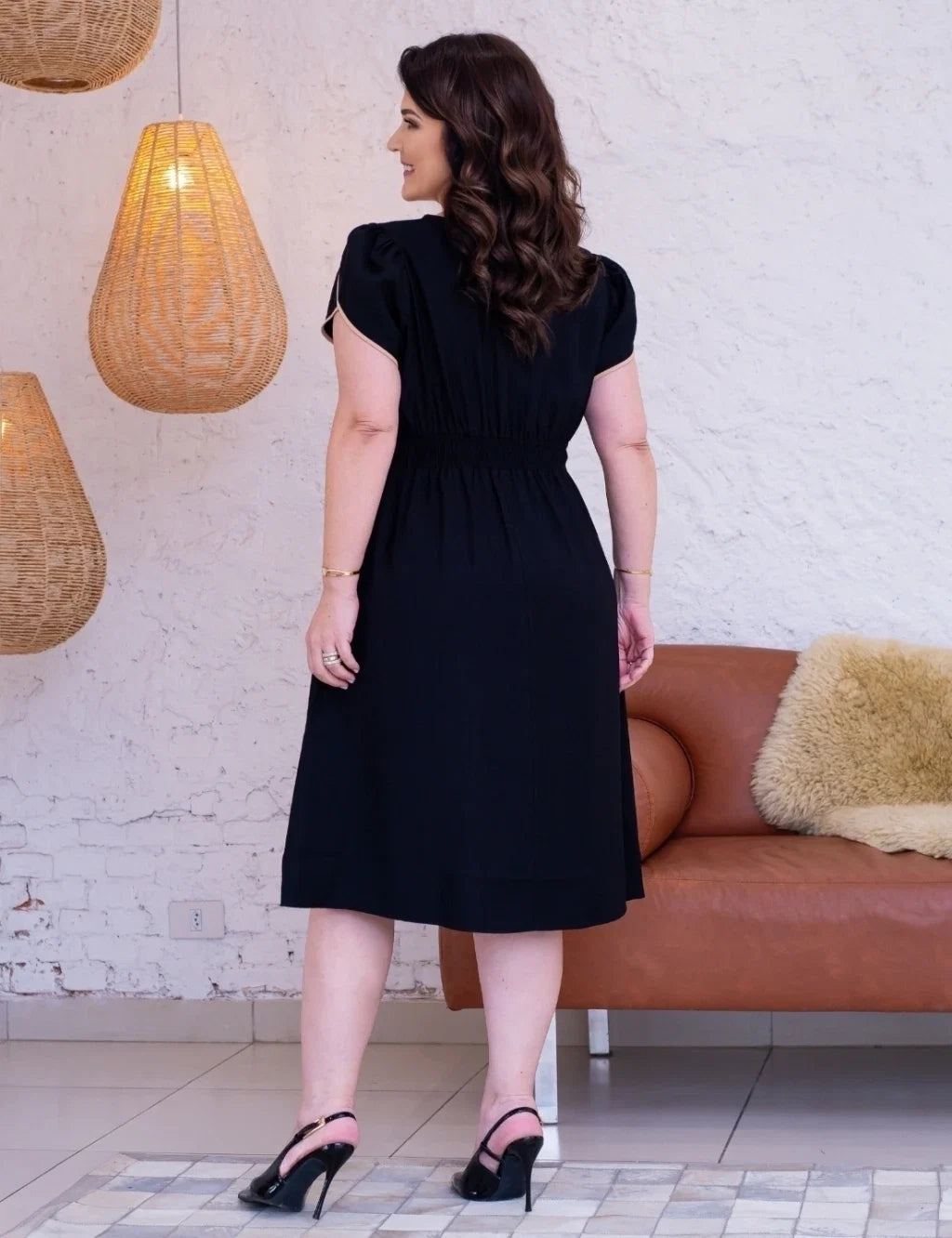 Vestido Midi Com Vivo Preto
