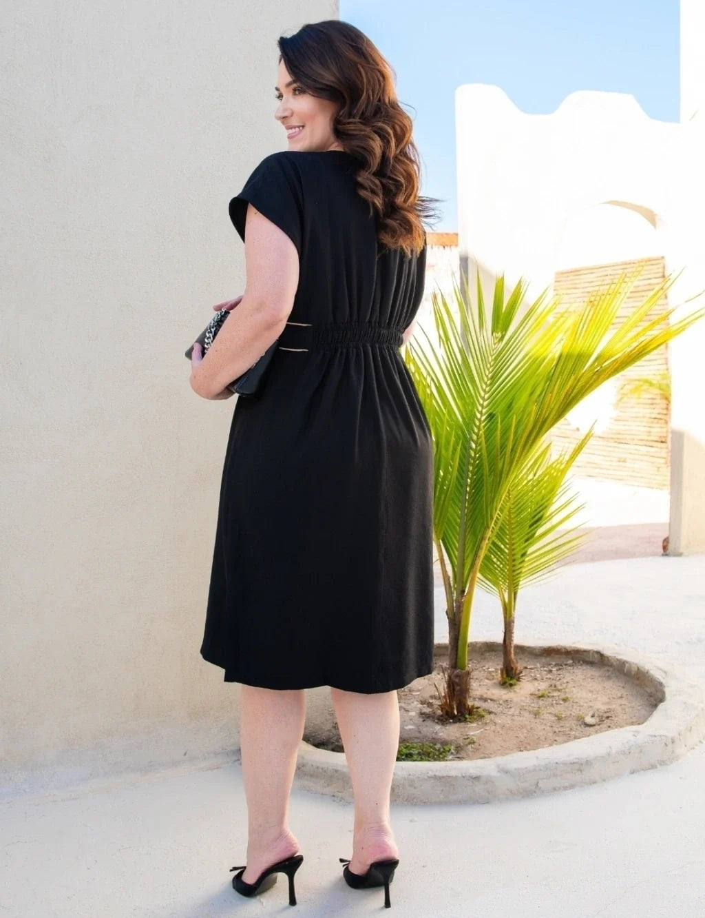 Vestido Midi Frente Com Vivo Preto