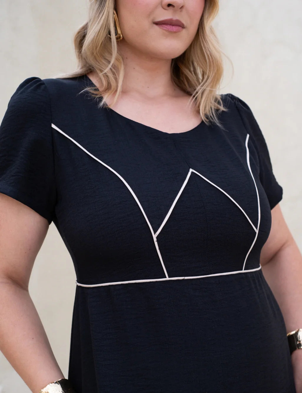 Vestido longo Com Detalhe Vivo Preto