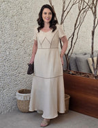 Vestido longo Com Detalhe Vivo Bege