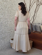 Vestido longo Com Detalhe Vivo Bege