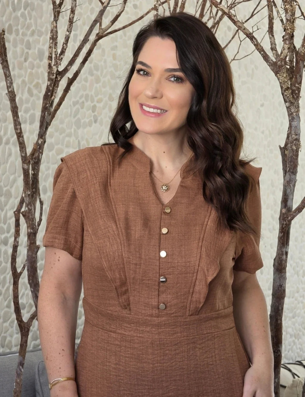 Vestido Midi Com Botão Dourado Marrom
