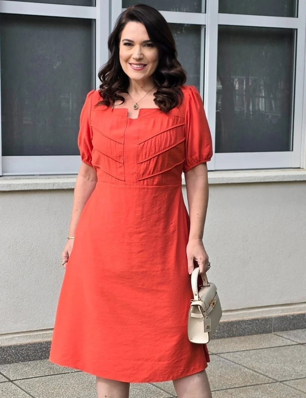 Vestido midi Com Vivo Frente Laranja