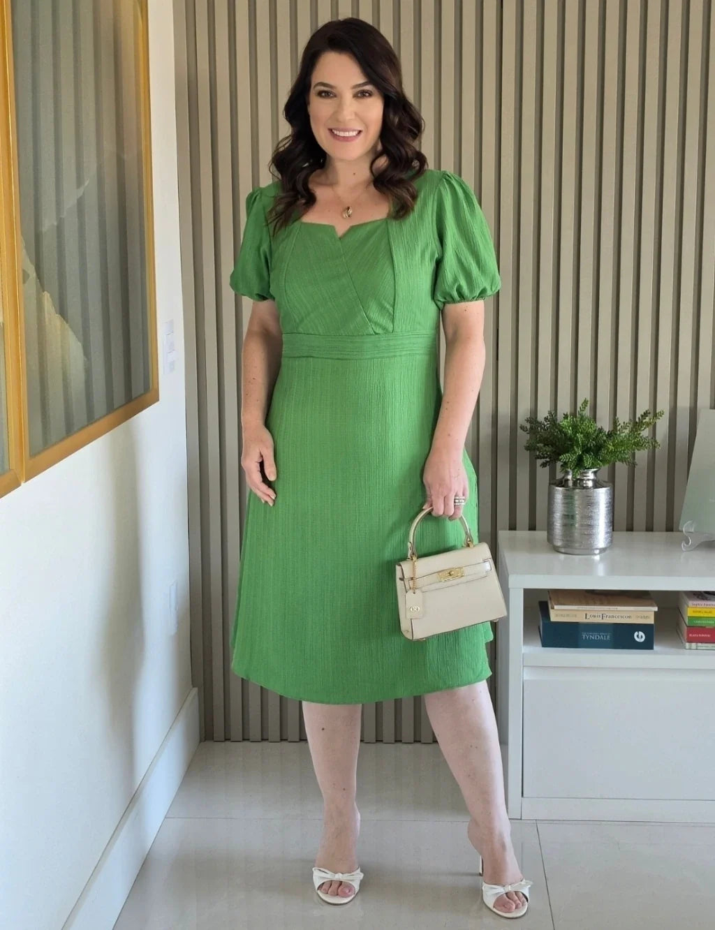 Vestido Midi Decote Princesa Verde