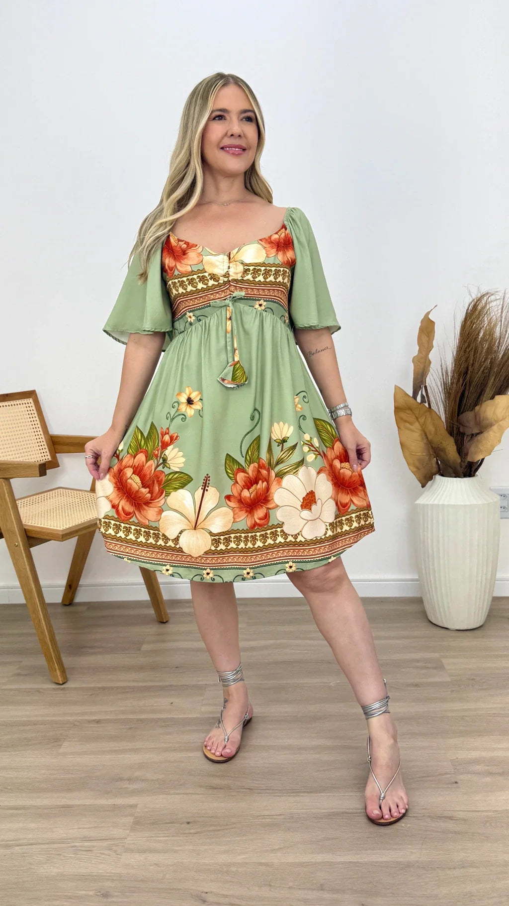 VESTIDO CURTO JULIANA FLOR